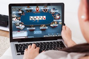 online poker casinos hold